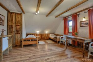 dwa lóżka pojedyncze