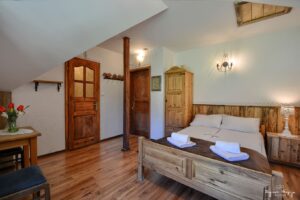 lóżko małżeńskie