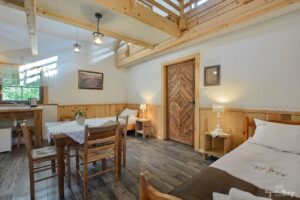 dwa lóżka pojedyncze