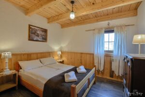 lóżko małżeńskie